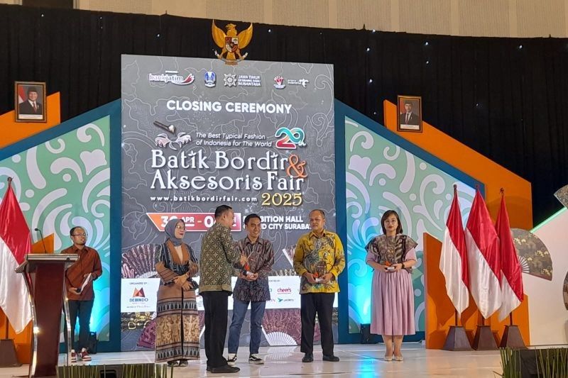 Pertamina Dukung UMKM Binaan, Raup Omzet Rp74 Juta di Pameran Batik Surabaya