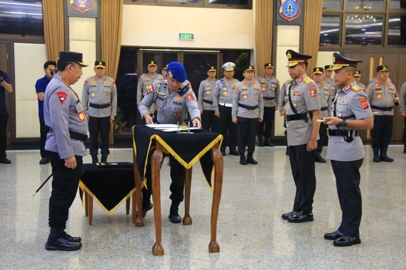 Kapolri Pimpin Sertijab Kapolda Jabar dan Kapusjarah Polri: Jenderal Rudi Setiawan dan Brigjen Idodo Simangunsong Resmi Menjabat