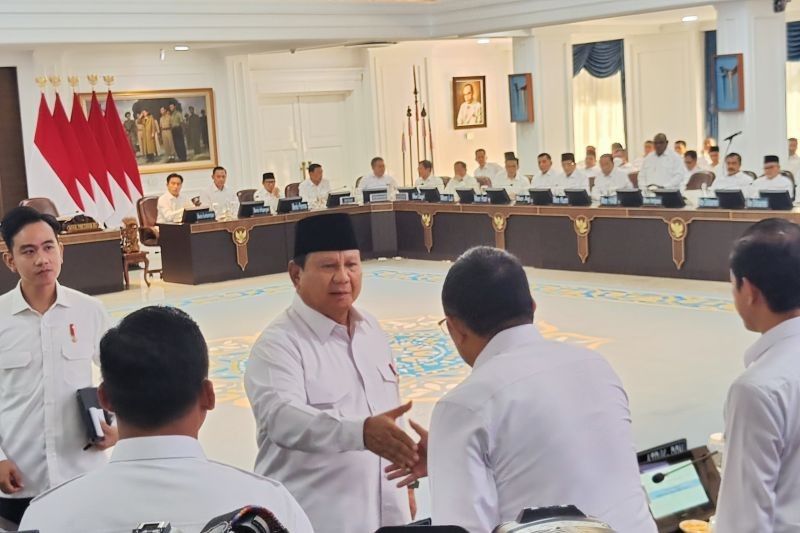 Mantan Kepala PCO, Hasan Nasbi, Hadiri Sidang Kabinet Paripurna
