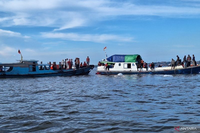 Kapal Feri Muchlisa Tenggelam di Perairan Penajam Paser Utara, Penumpang Dievakuasi