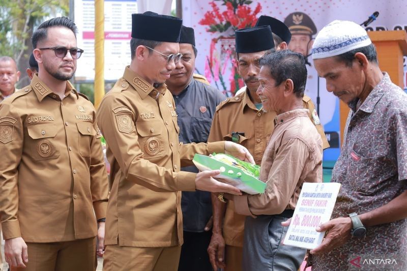 Pemkab Aceh Barat Gelar Layanan Pemerintahan Sehari di Woyla Barat: Wujud Kepedulian pada Masyarakat Desa