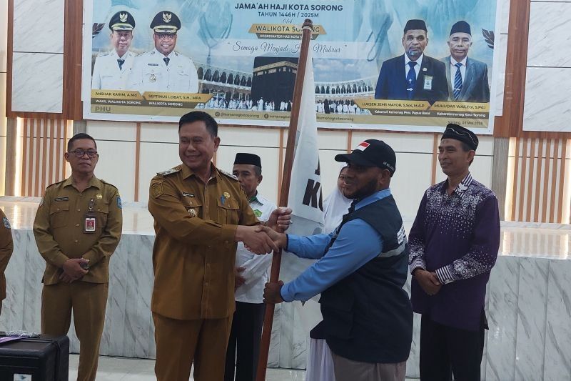 237 Calon Haji Kota Sorong Berangkat ke Tanah Suci, Bawa Harapan dan Doa