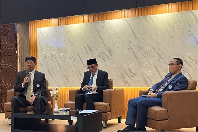 Prof. Madyan Terpilih sebagai Rektor Unair Periode 2025-2030