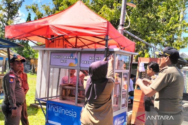 Satpol PP Mukomuko Tertibkan PKL di Trotoar, Kembalikan Fungsi Jalan untuk Pejalan Kaki