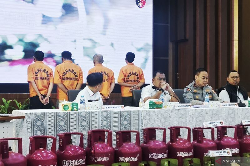 Polri Ungkap Jaringan Pengoplosan LPG Bersubsidi di Karawang dan Semarang