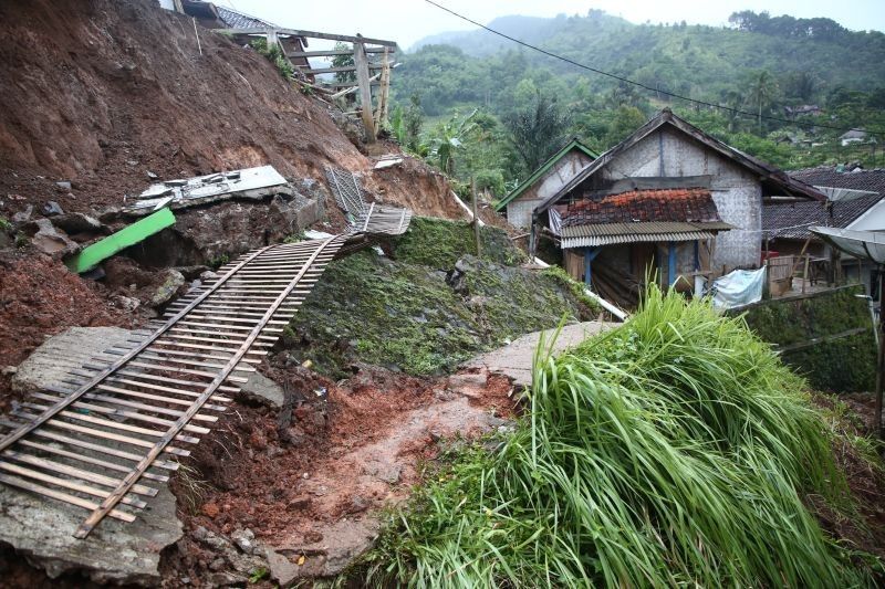 Korban Tanah Bergerak Garut Dapat Bantuan Relokasi Selama Setahun