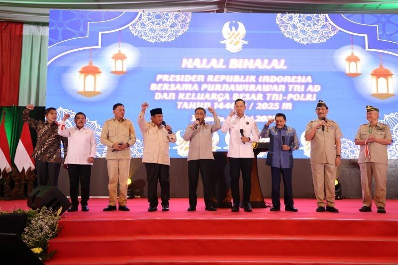Prabowo dan Try Sutrisno Kompak Nyanyikan Hymne Taruna di Halal Bihalal