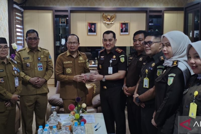 Bangka Tengah Terima Rp32 Juta Hasil Lelang Barang Rampasan Tambang Ilegal