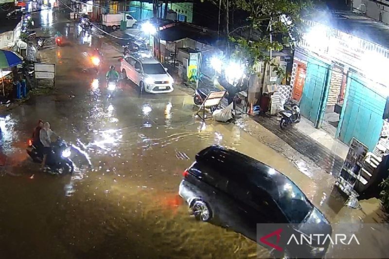 Hujan Lebat Sebabkan 16 Titik Genangan Banjir di Samarinda