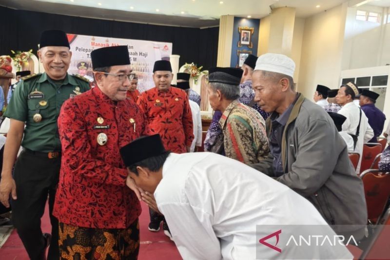 Sumenep Siapkan 22 Bus Antar 999 Calon Jamaah Haji ke Surabaya