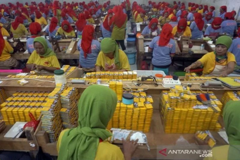 Disnakertrans DIY Buka Layanan Pengaduan Penahanan Ijazah: Tiga Kasus Terkini di Yogyakarta
