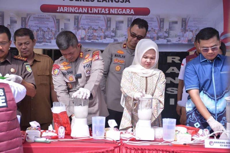 Polres Langsa Musnahkan 13,9 Kg Sabu, Selamatkan Ribuan Jiwa!