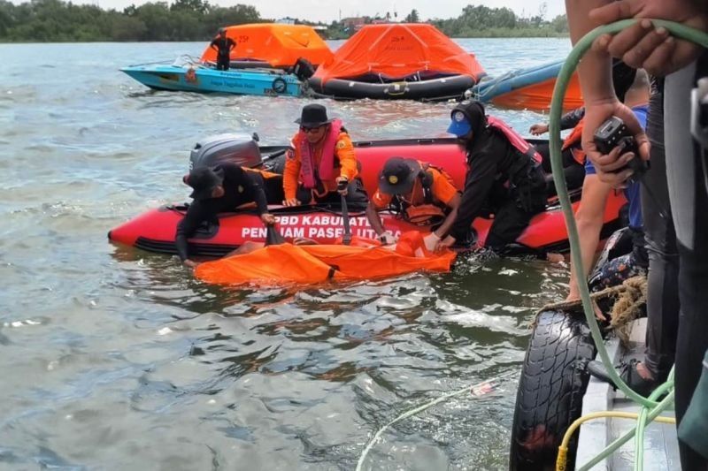 Satu Korban Tewas Ditemukan dalam Tragedi Tenggelamnya KMP Muchlisa Makassar di Teluk Balikpapan