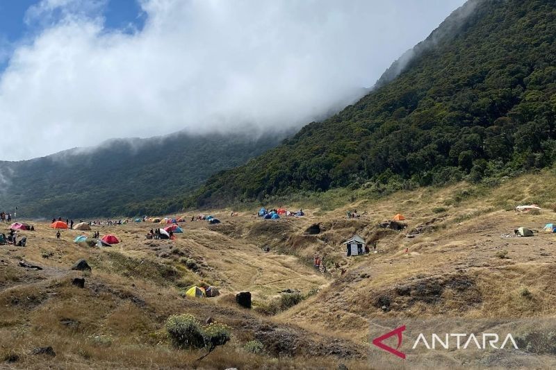 BBTNGGP Terapkan Daftar Hitam bagi Pendaki Nakal Gunung Gede-Pangrango