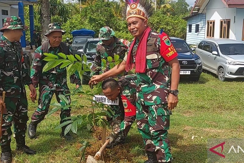 TNI Tanam 5.000 Pohon di Papua Barat Daya: Jaga Ekosistem, Cegah Bencana