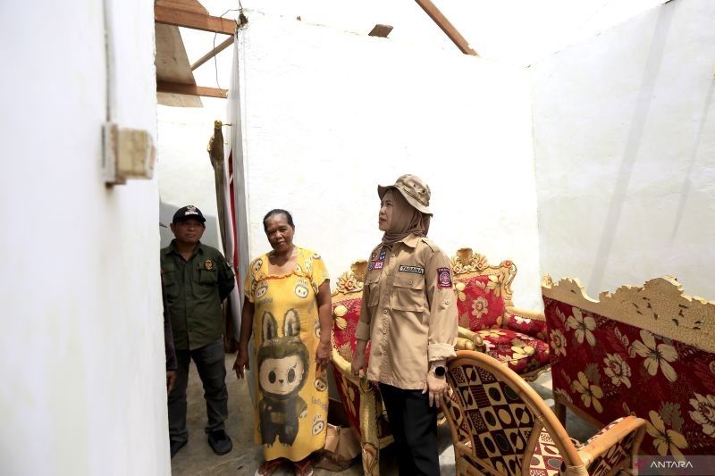 Dinsos Gorontalo Tinjau Lokasi Angin Puting Beliung: 104 Rumah Rusak, Tak Ada Korban Jiwa