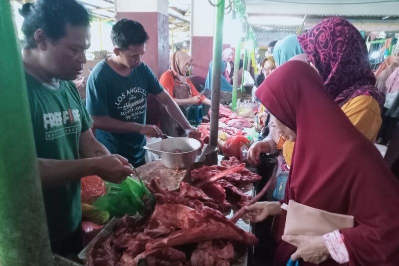 Antisipasi Lonjakan Harga, Pemkot Mataram Pasok Daging Beku Jelang Idul Adha