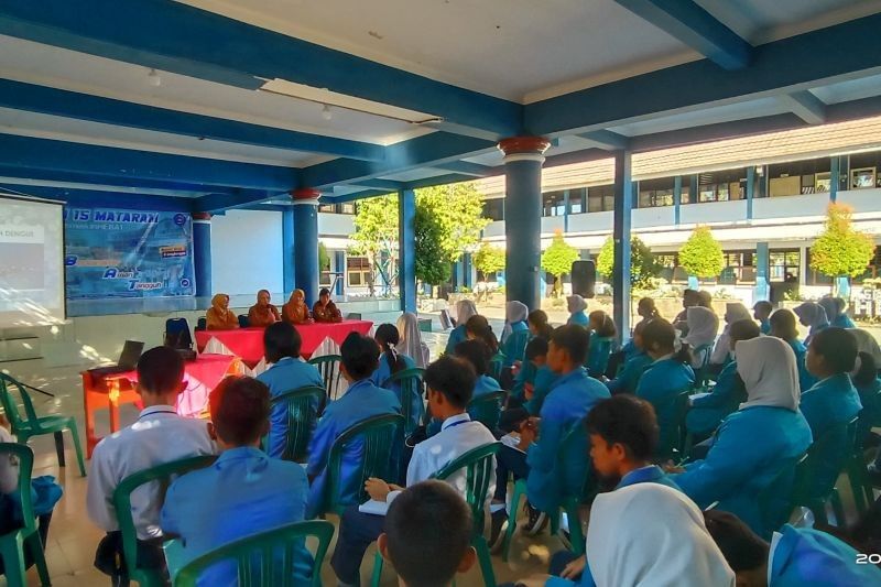 Siswa SMPN 15 Mataram Jadi Kader Jumantik DBD, Inovasi Cegah Demam Berdarah