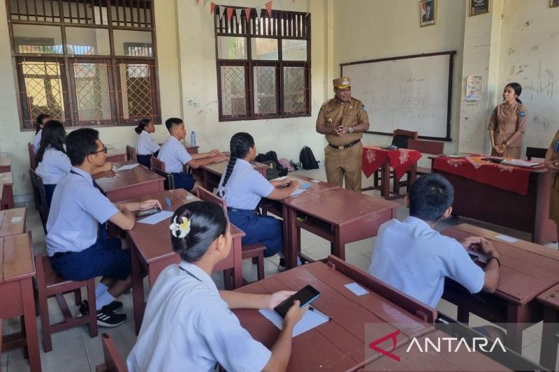 3.295 Pelajar SMP Manokwari Ikuti Ujian Sekolah dengan Lancar