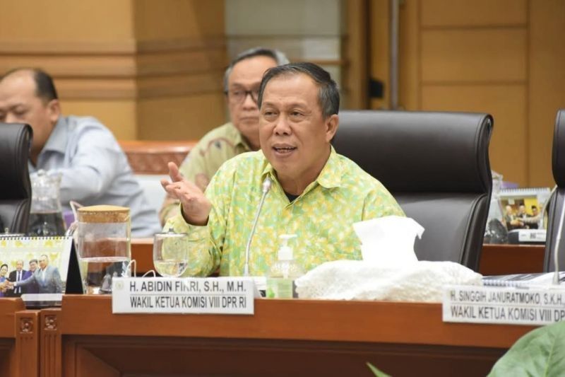 Gelar Pahlawan Soeharto: Lukai Keadilan atau Sejarah? DPR Minta Kajian Mendalam