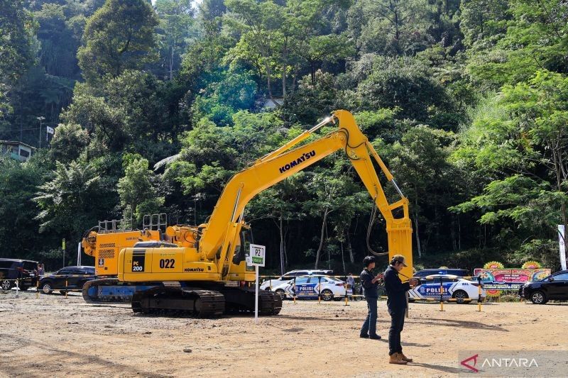 Jalan Layang Sitinjau Lauik: Proyek Triliunan Rupiah yang Diduga Picu Pertumbuhan Ekonomi Sumbar