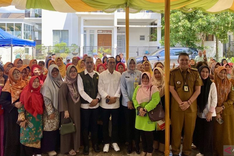 Wali Kota Batam Ajak 2.400 Wanita Tani Tanam Cabai, Kendalikan Inflasi!