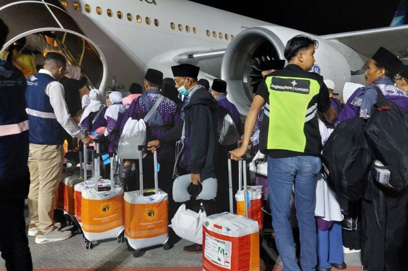 392 Calon Haji Kabupaten Bima Berangkat ke Tanah Suci