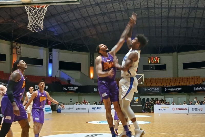 Tangerang Hawks Taklukkan Satria Muda dengan Skor 87-84