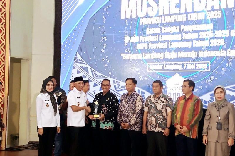 PLN UID Lampung Raih CSR Award Atas Dedikasi Peningkatan Pendidikan di Wilayah Terpencil