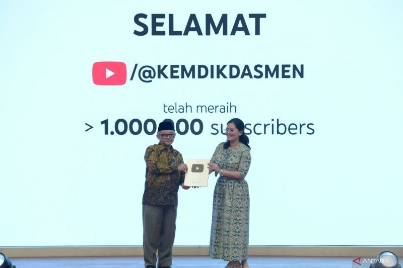 Kemendikbudristek Raih Gold Play Button YouTube: Tonggak Baru Pendidikan Digital Indonesia