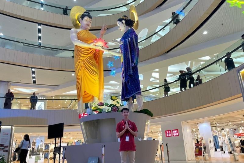 Rupang Buddha Terbesar di Indonesia Tandai Vesak Festival Surabaya