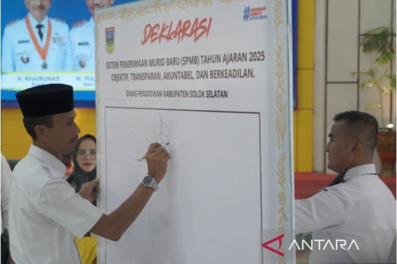Solok Selatan Luncurkan Sipembidik: Aplikasi Penerimaan Siswa Baru yang Transparan dan Akuntabel