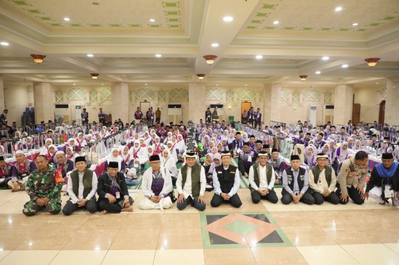 1.179 Calon Haji Tangerang Berangkat ke Tanah Suci