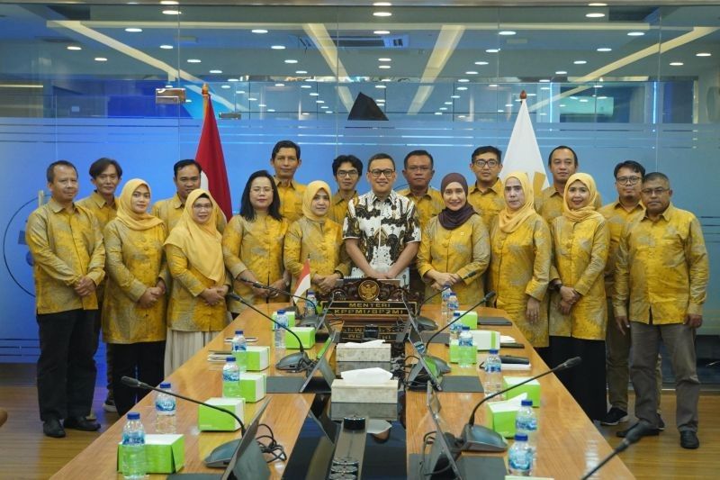 Perlindungan PMI: Menteri Karding Pastikan Perlindungan Menyeluruh dari Pra- hingga Pasca-Penempatan