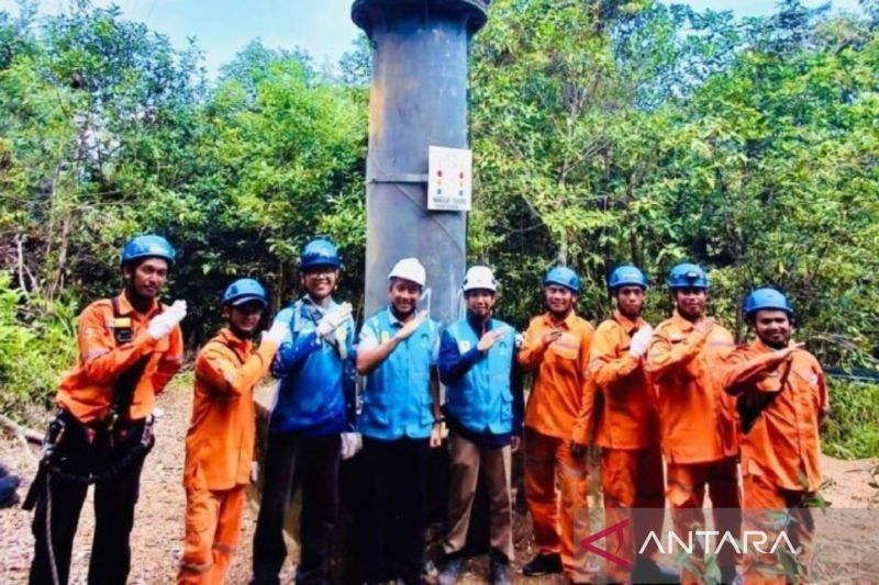 PLN Babel Pasang Pengaman Menara: Jaga Keandalan Listrik di Belitung