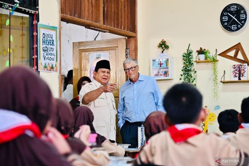 Mendadak! Kunjungan Presiden Prabowo dan Bill Gates Tinjau Program Makan Bergizi Gratis