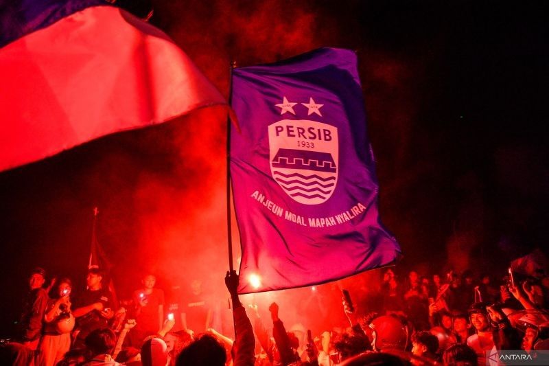 Persib Bandung Juara Liga 1 Dua Musim Berturut-Turut: Konsistensi, Kerja Keras, dan Sinergi yang Membawa Kejayaan