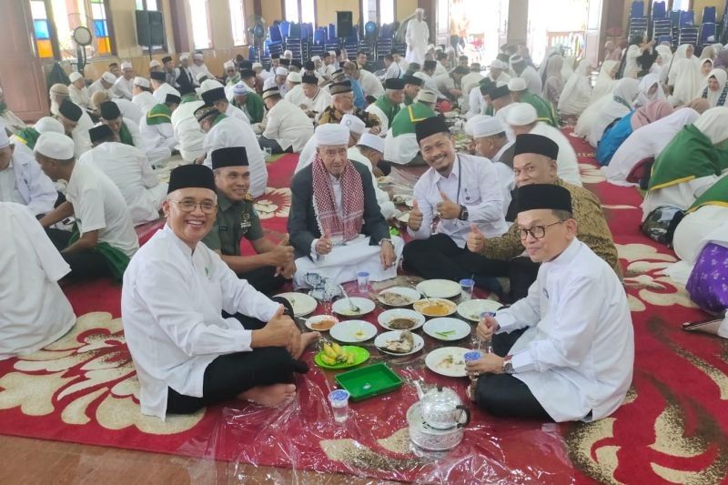 Calon Haji Singkawang Sehat dan Siap Berangkat, Doa Bersama di Rumah Adat Melayu
