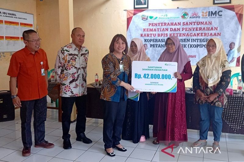 Bupati Banyumas Dorong Eksportir Gula Semut Lindungi Penderes Nira dengan BPJS Ketenagakerjaan