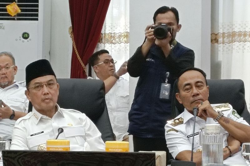 Gubernur Kalbar Laporkan Kinerja BUMD ke DPR: Bank Kalbar Raup Laba Tertinggi