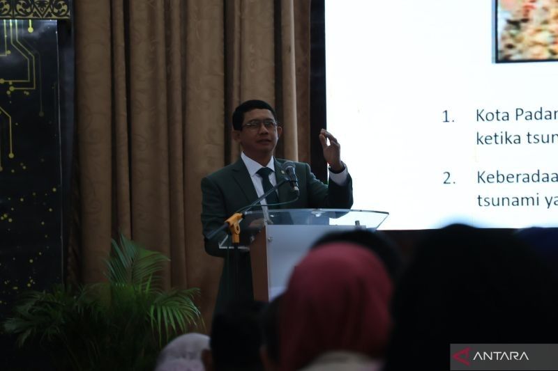 BNPB Desak Sumbar Latih Warga Hadapi Ancaman Megathrust