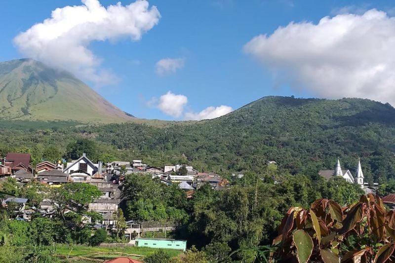 19 Gempa Vulkanik Dangkal Guncang Gunung Lokon, Status Waspada Tetap Diberlakukan