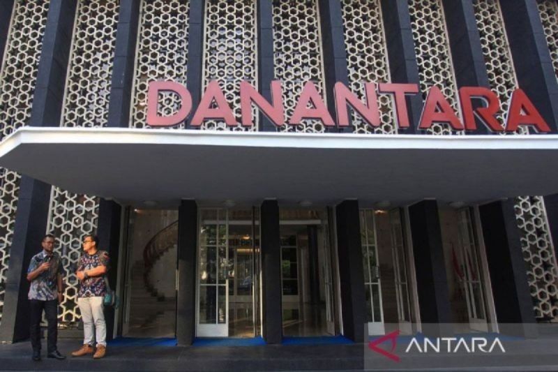 Perlambatan Ekonomi hingga Peluang Investasi di Danantara: Sorotan Berita Ekonomi Terbaru
