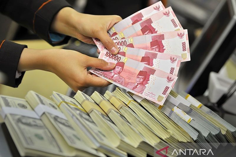 Rupiah Melemah 10 Poin, Tembus Rp16.546 per Dolar AS