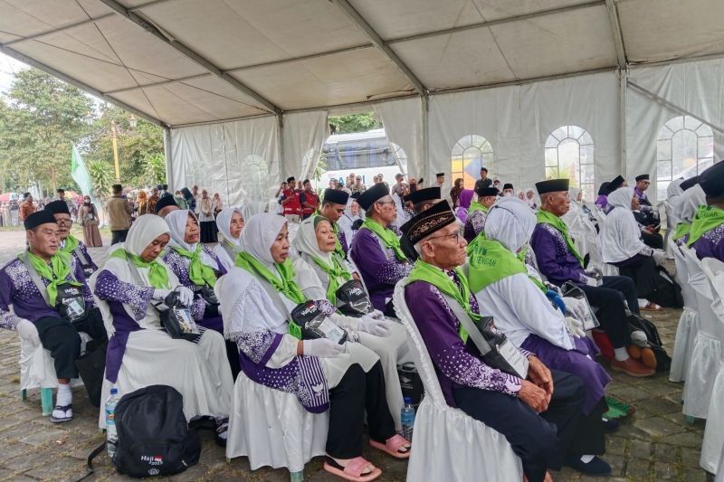 816 Calon Haji Lombok Tengah Berangkat ke Tanah Suci