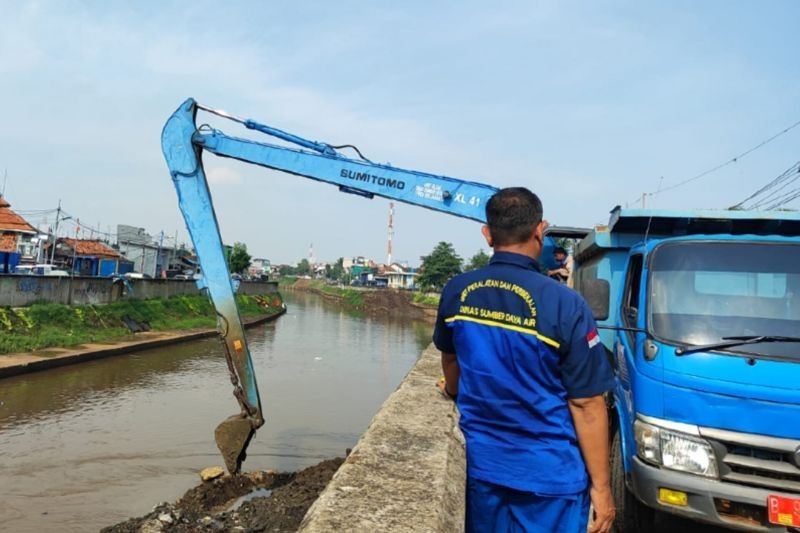 Cegah Banjir, Kali Ciliwung di Bukit Duri Dikeruk