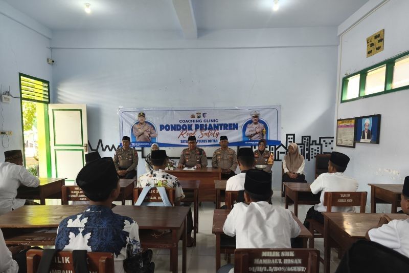 Polres Blitar Edukasi Santri: Tertib Lalu Lintas, Selamat di Jalan!