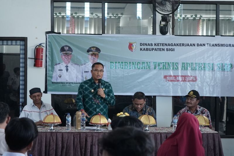 Pemkab Sigi Dorong Warga Manfaatkan Teknologi untuk Cari Kerja, Termasuk Lewat Aplikasi SIAPKerja