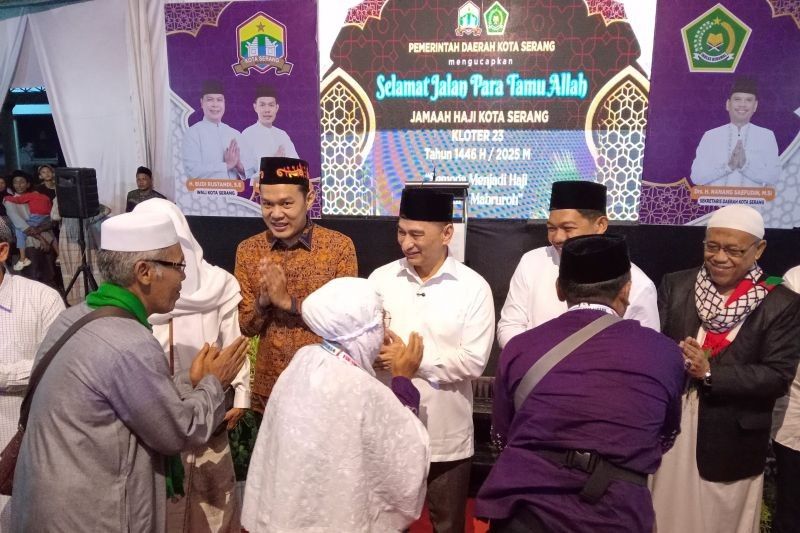 Wagub Banten Lepas 393 Jamaah Haji Kota Serang Menuju Tanah Suci