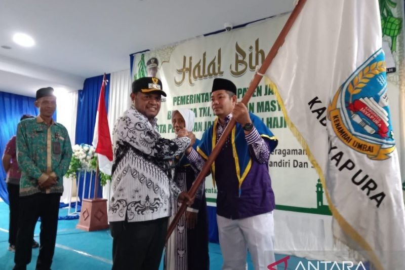 119 Calon Haji Kabupaten Jayapura Berangkat ke Tanah Suci, Tertua 85 Tahun!